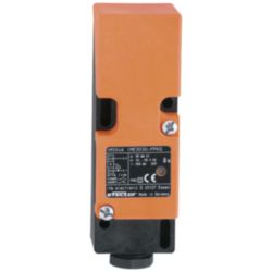 Inductieve sensor; 40 x 40 x 120 mm; Schakelafstand 15 mm bondig inbouwb
